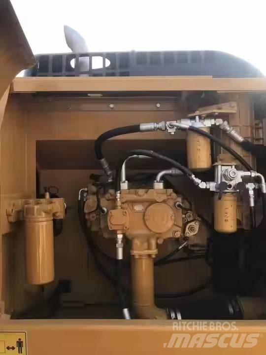 CAT 324 D Rupsgraafmachines
