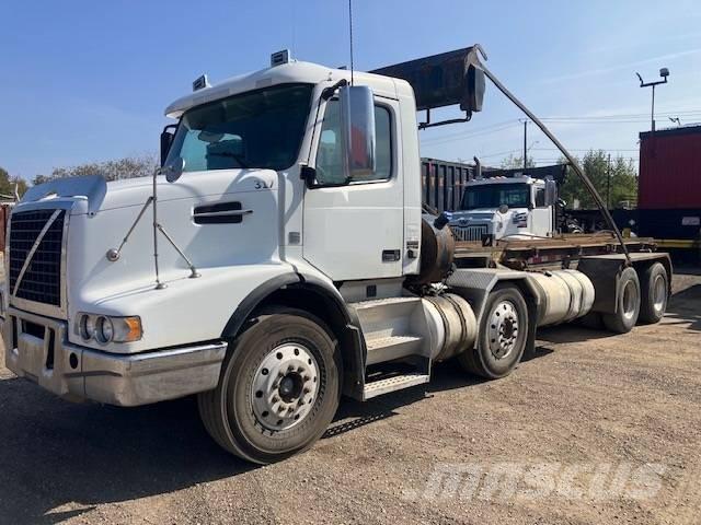 Volvo VHD Containertrucks met kabelsysteem