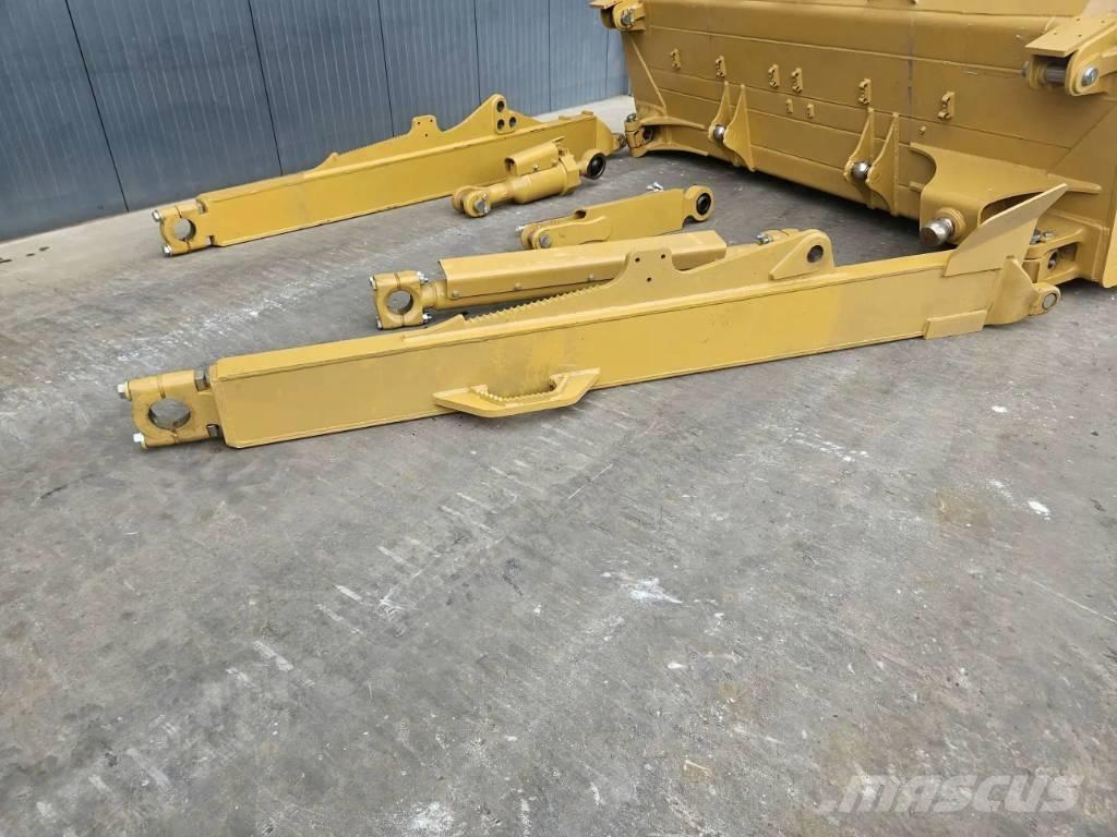 CAT D8T Bladen
