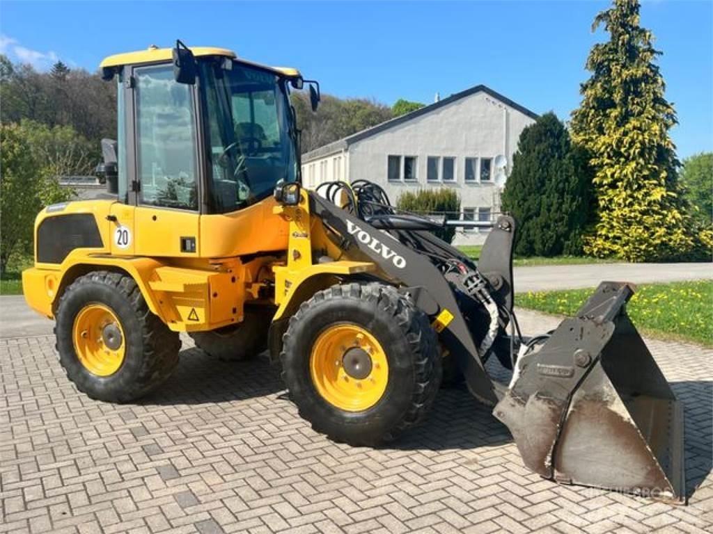 Volvo L30G Wielladers