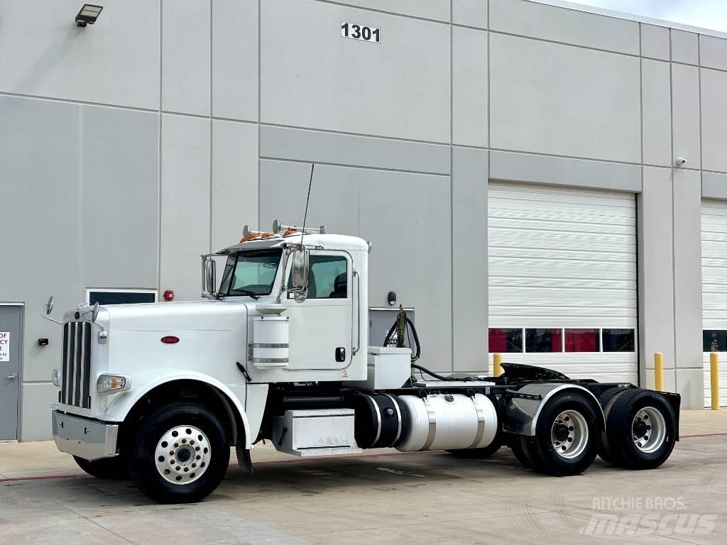 Peterbilt 389 Trekkers