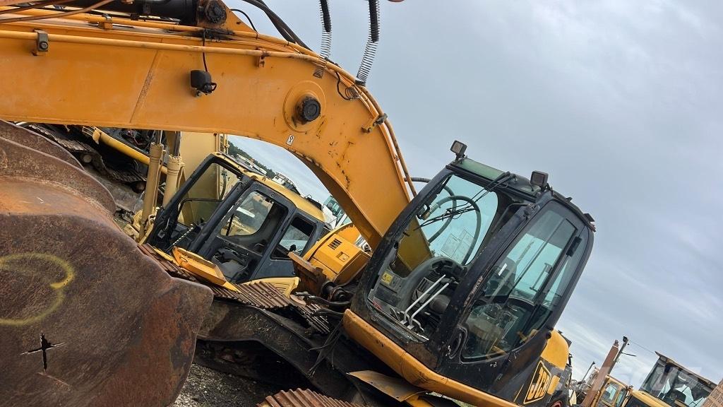 JCB 220 Cabine en interieur