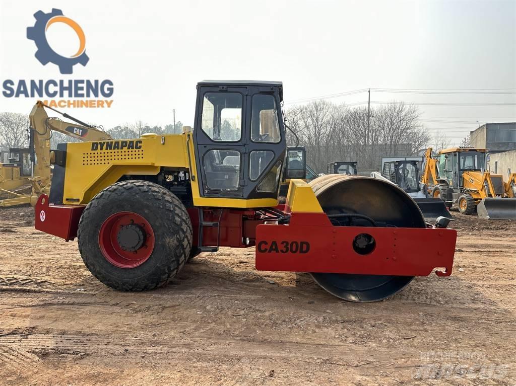 Dynapac CA 30 D Trilrolwalsen