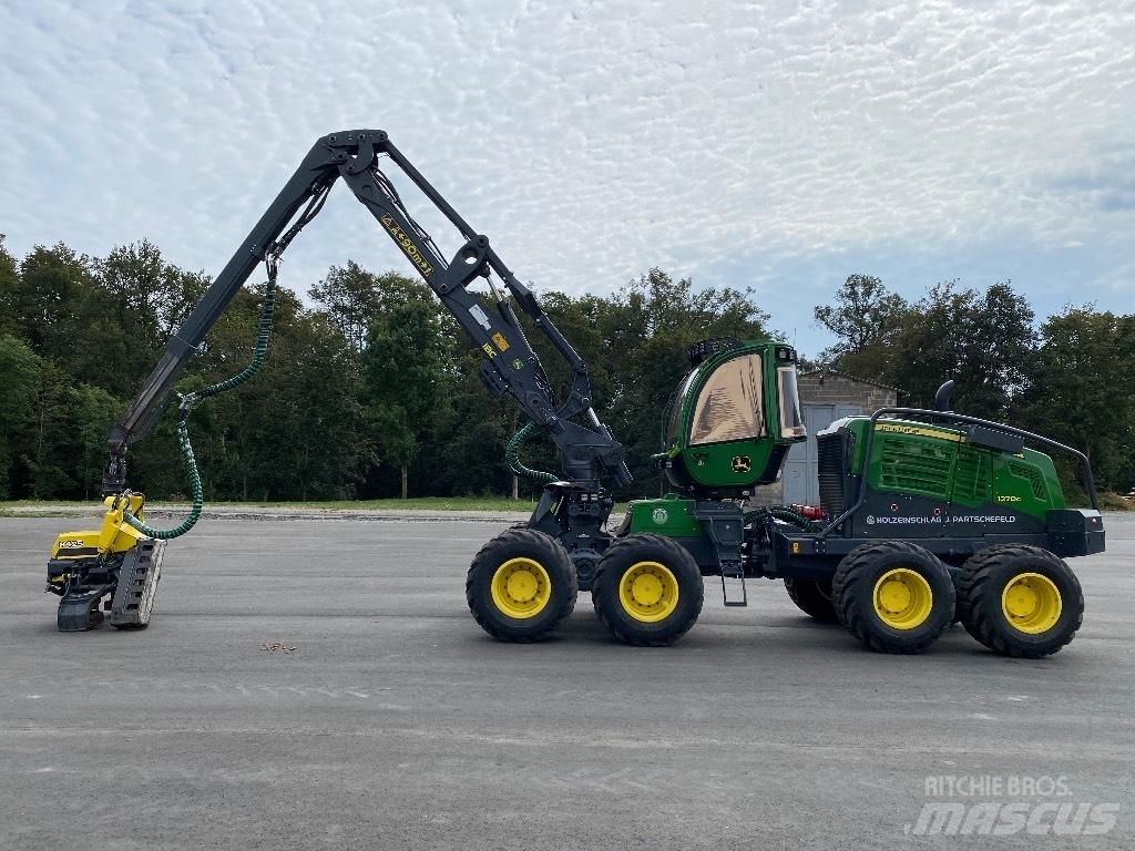 John Deere 1270 G Harvesters