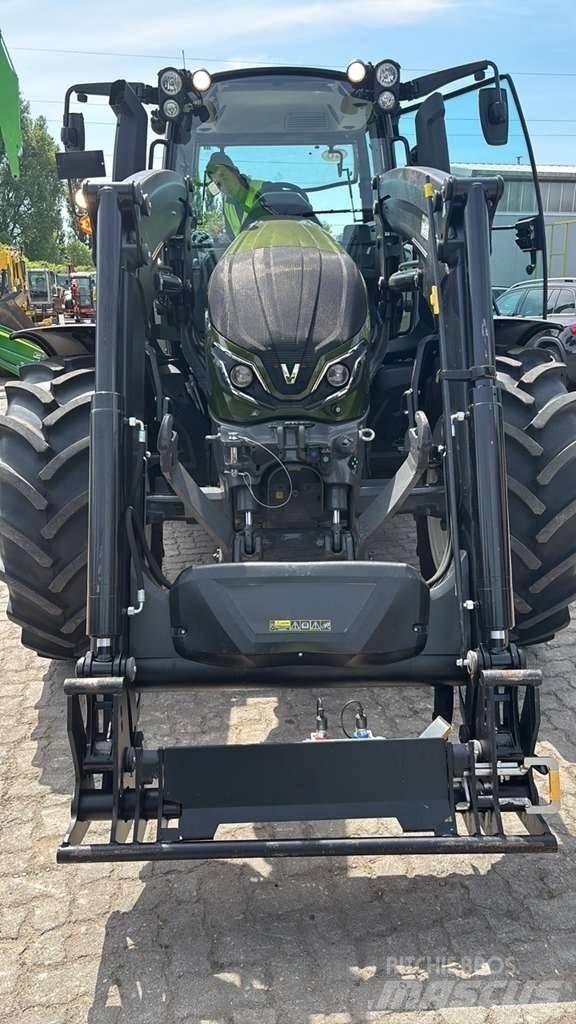 Valtra G135 Tractoren