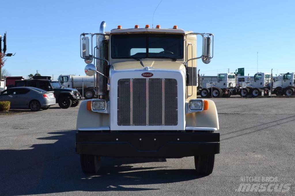 Peterbilt 367 Trekkers