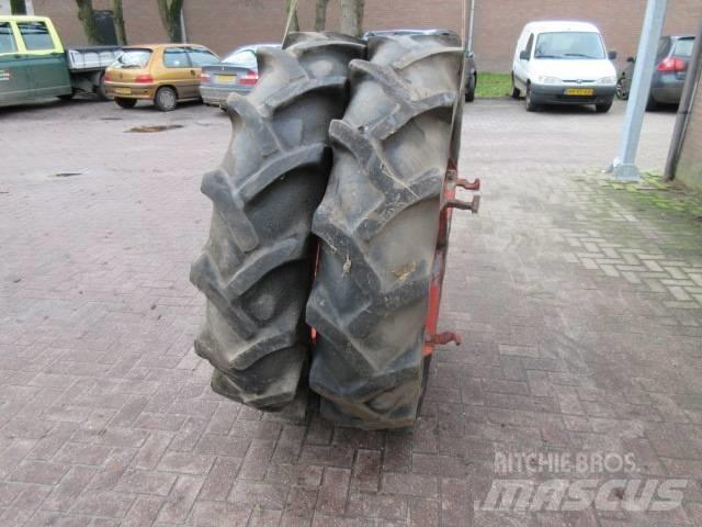 Goodyear 13.6/36 Dubbele wielen