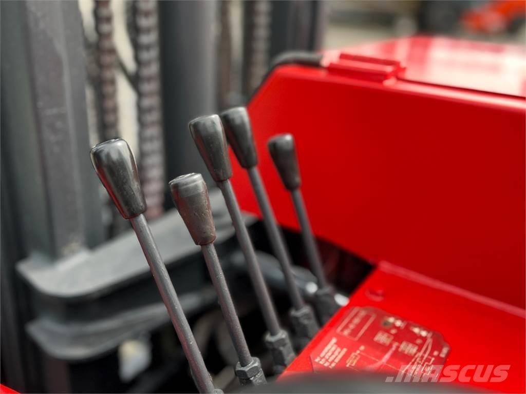 Moffett M3 20.4 Meeneemheftrucks