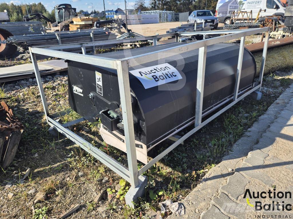  Rhino-Cross 72 in Borstels