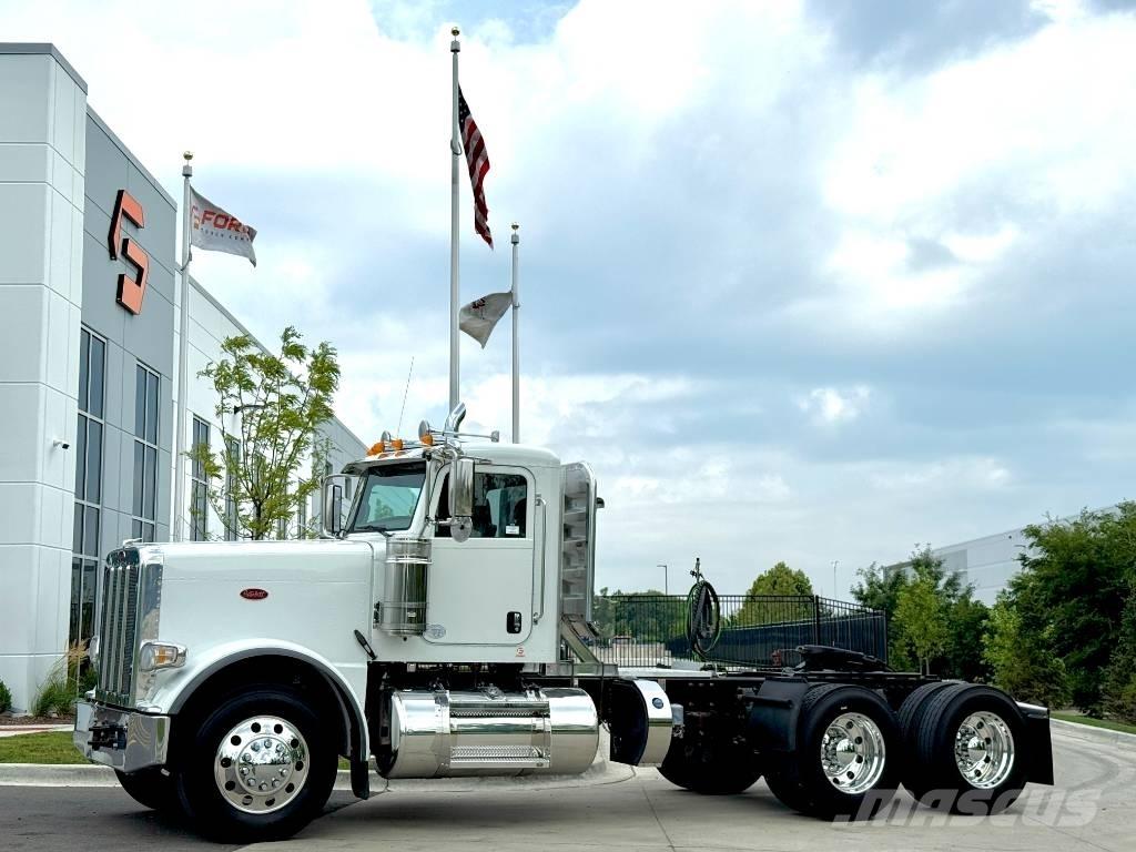Peterbilt 389 Trekkers