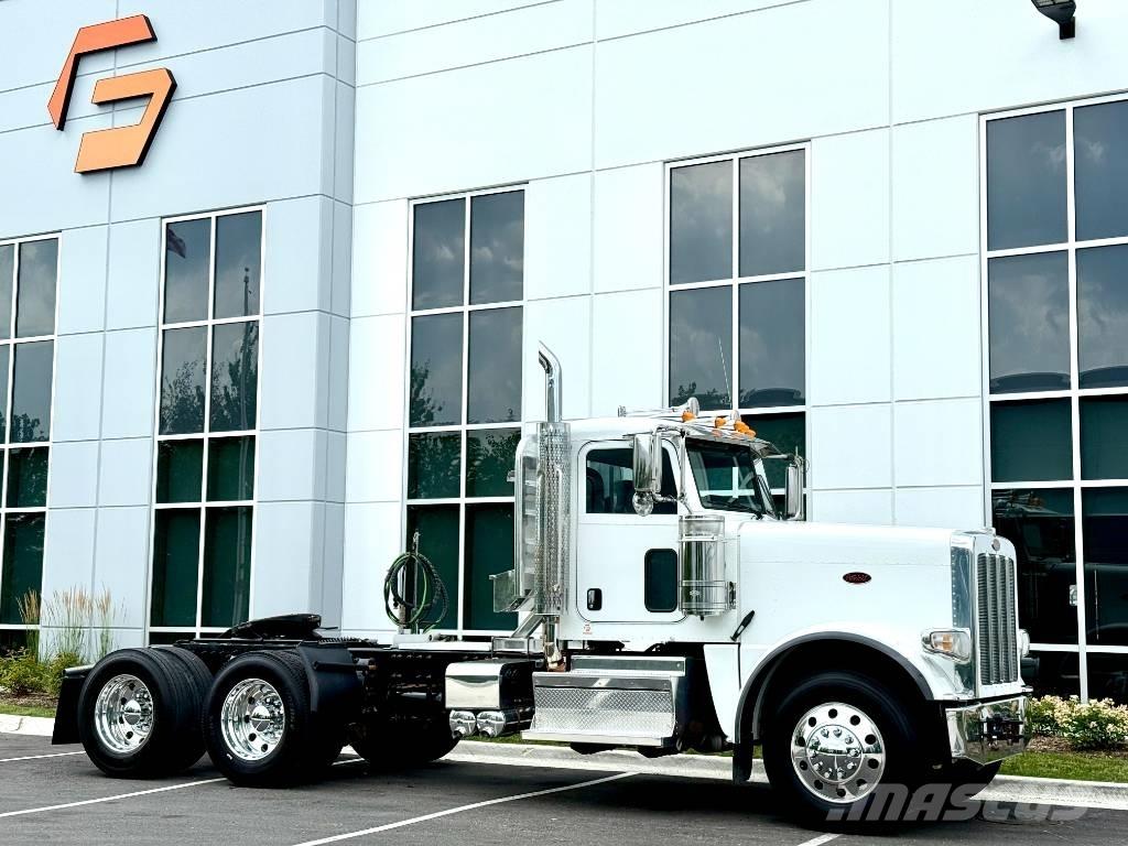 Peterbilt 389 Trekkers