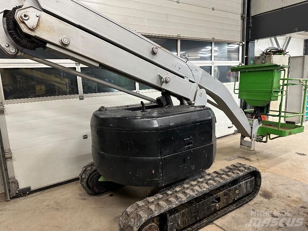 Hitachi HX 64 B Telescoophoogwerkers