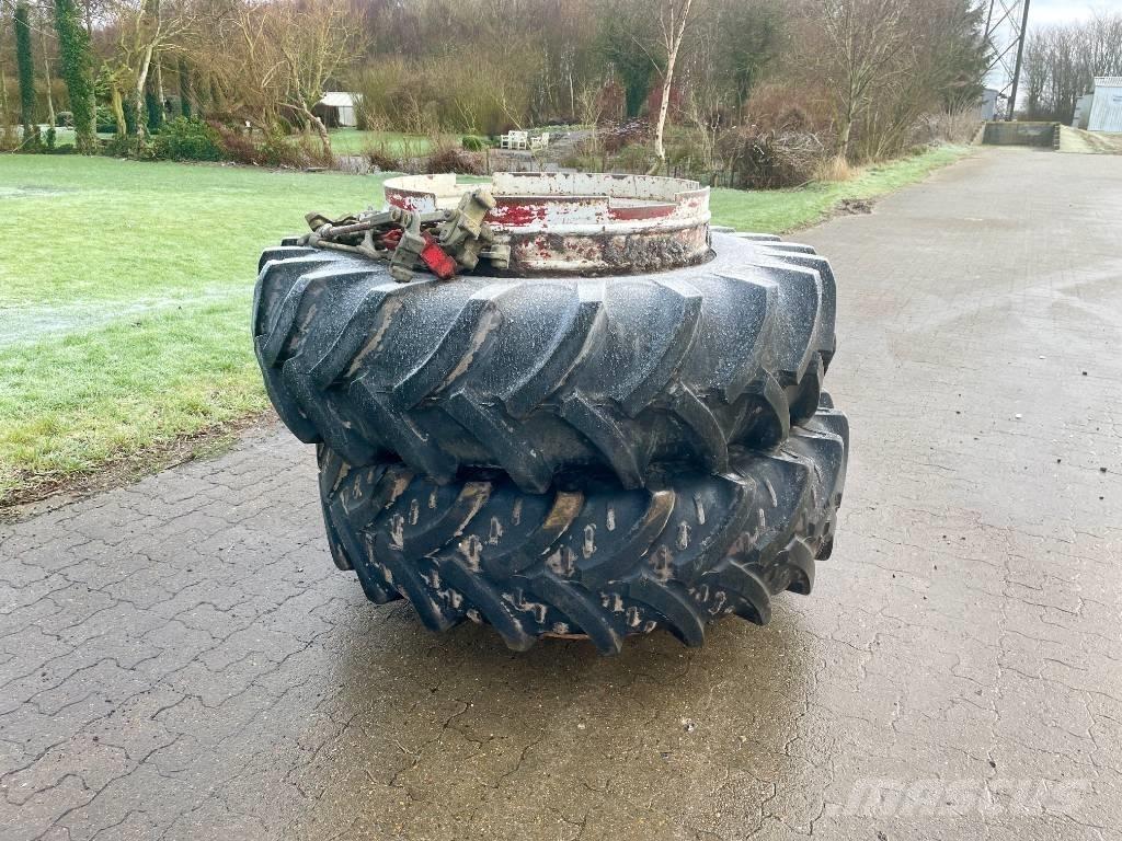 AP 18.4 R38 Banden, wielen en velgen