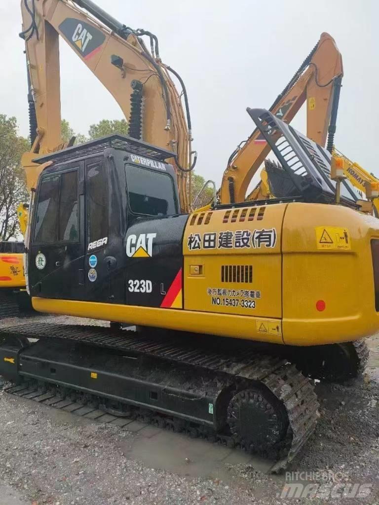 CAT 323D2 Rupsgraafmachines