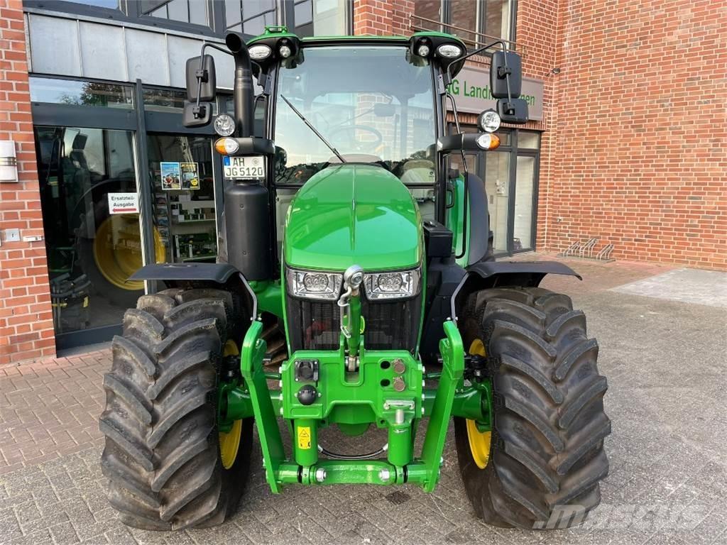 John Deere 5120M Tractoren
