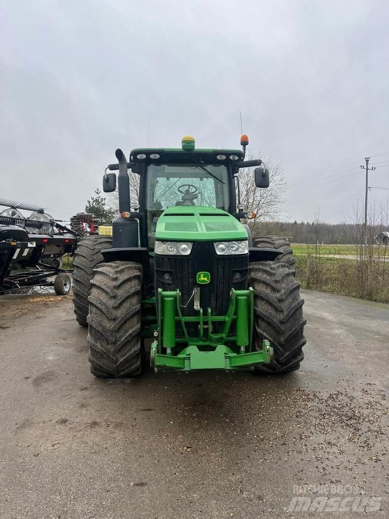 John Deere 8260R Tractoren