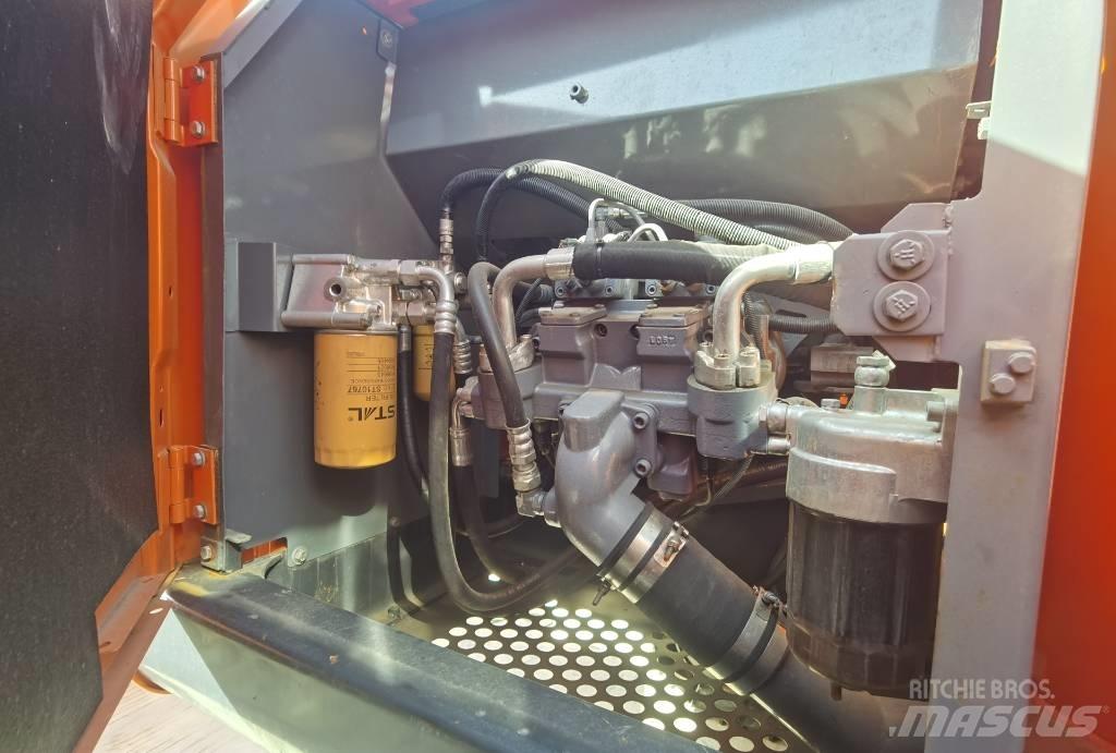 Hitachi ZX 210 Rupsgraafmachines