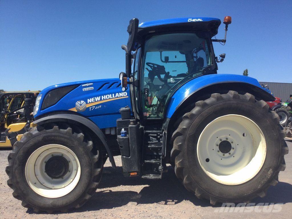 New Holland T7.225 Tractoren