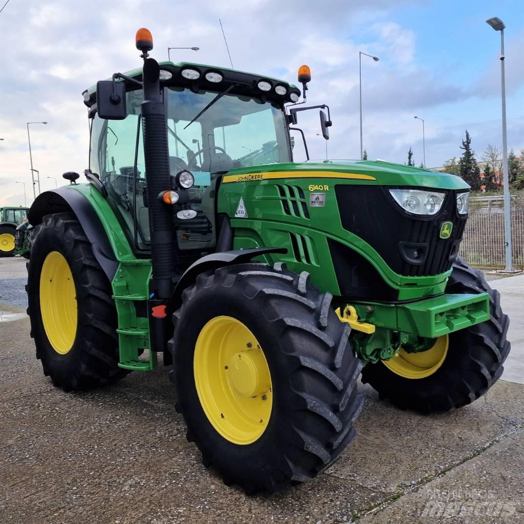 John Deere 6140 R Tractoren