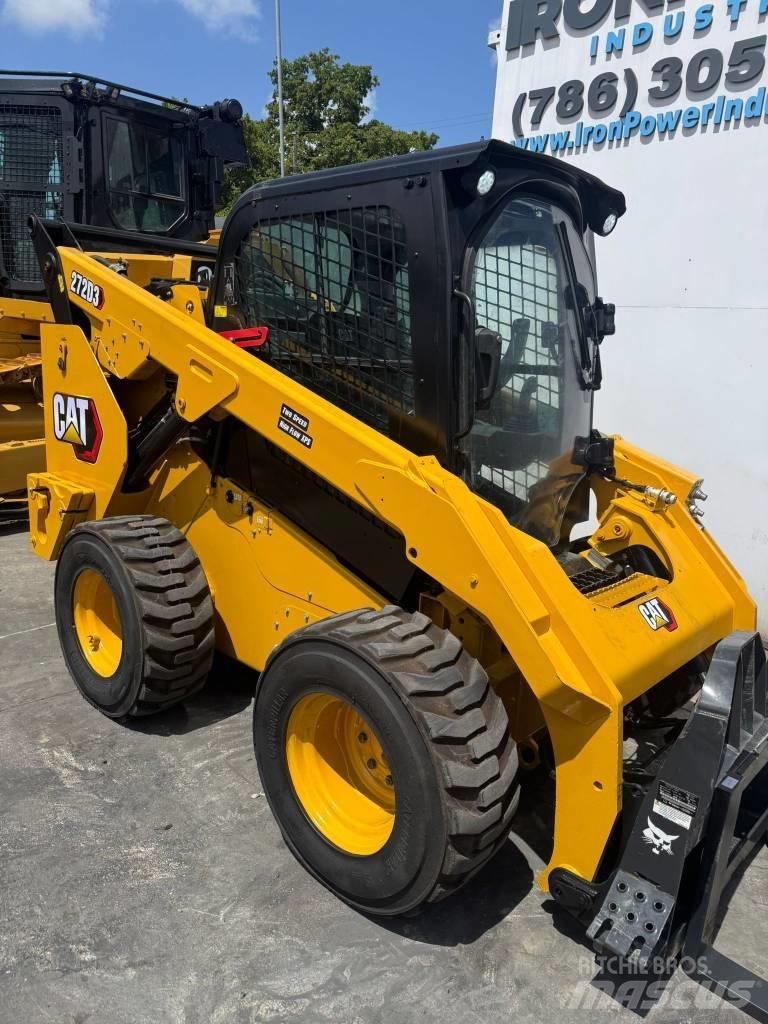 CAT 272D3 Schrankladers