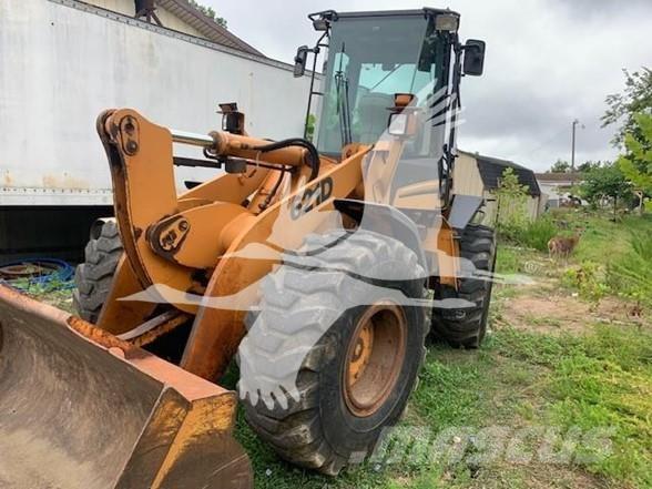 CASE 621D Wielladers