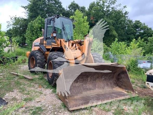 CASE 621D Wielladers