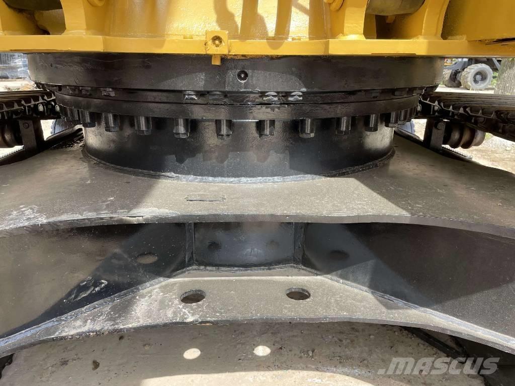 CAT 320D2 Rupsgraafmachines