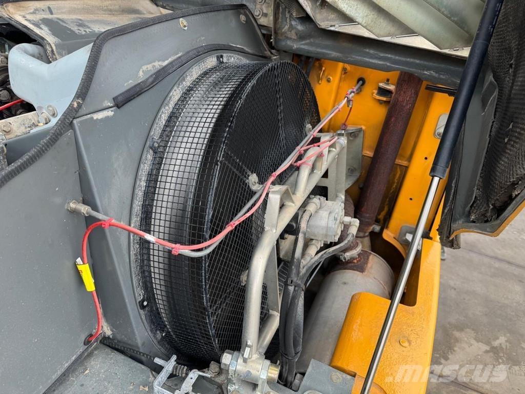 Liebherr A 316 Waste / industry handlers