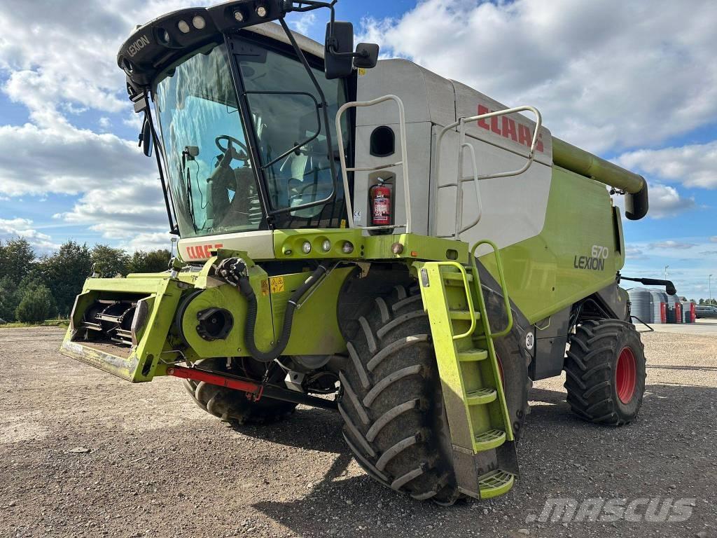 CLAAS Lexion 670 Maaidorsmachines