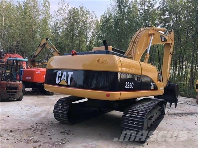 CAT 325 Rupsgraafmachines