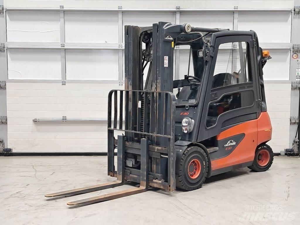 Linde E30-01 Elektrische heftrucks