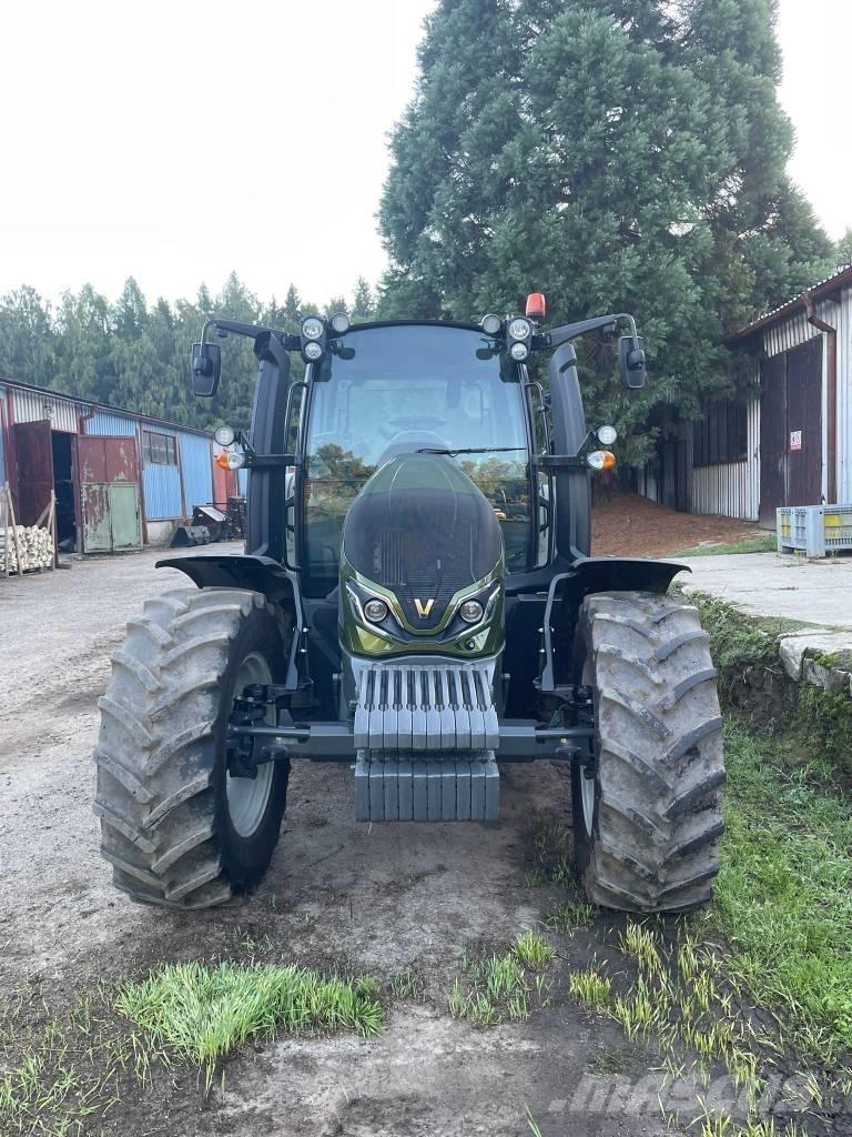 Valtra G 135 Tractoren
