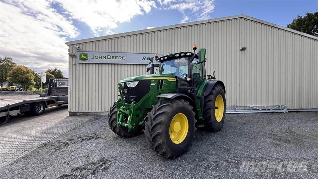 John Deere 6R215 Tractoren