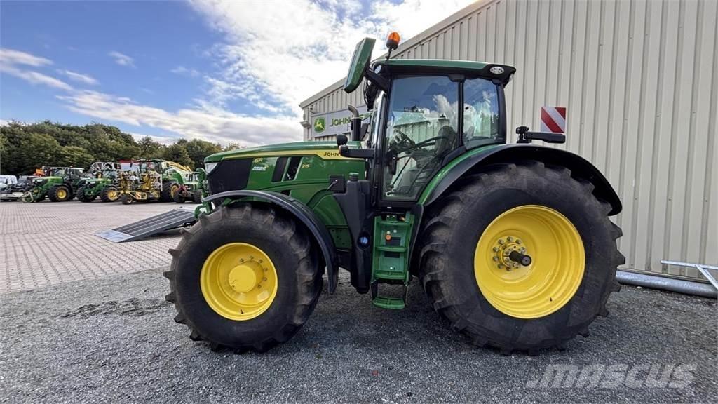 John Deere 6R215 Tractoren