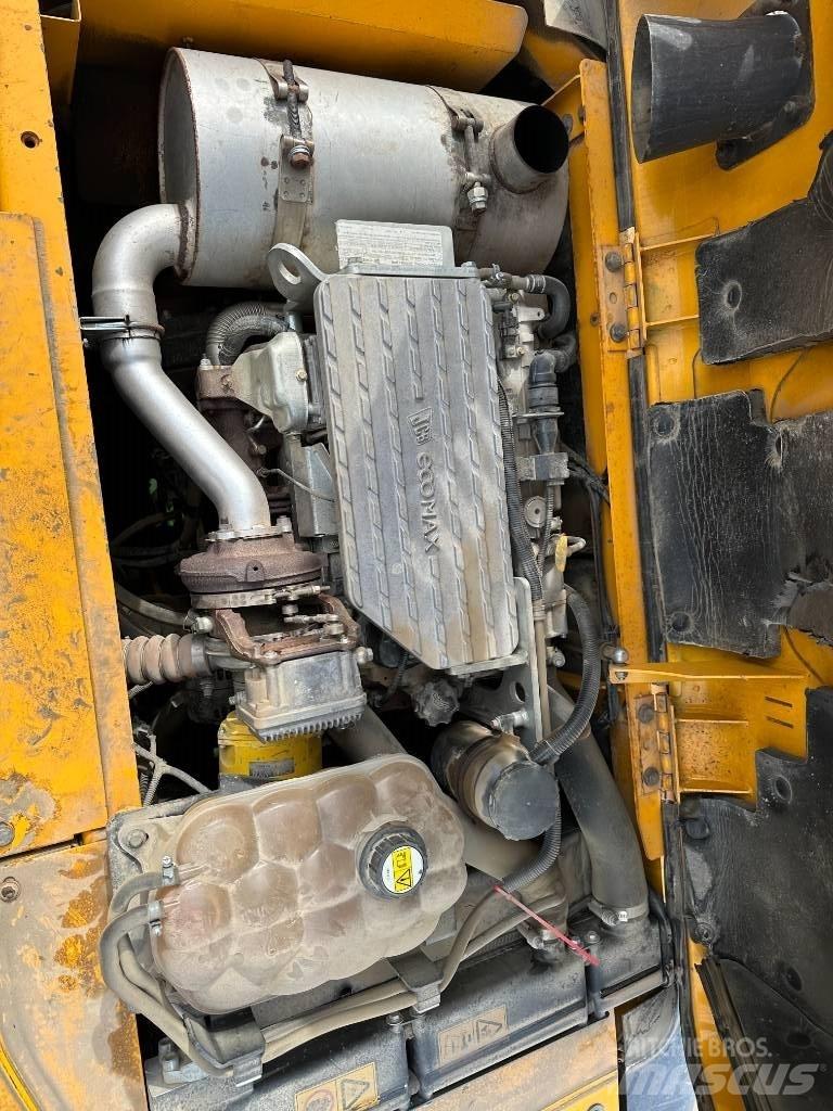 JCB JS 130 LC Rupsgraafmachines