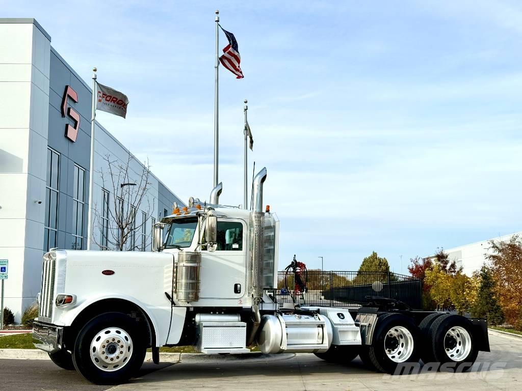 Peterbilt 389 Trekkers