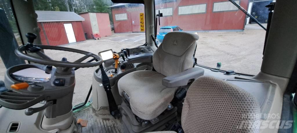 John Deere 6130 R Tractoren