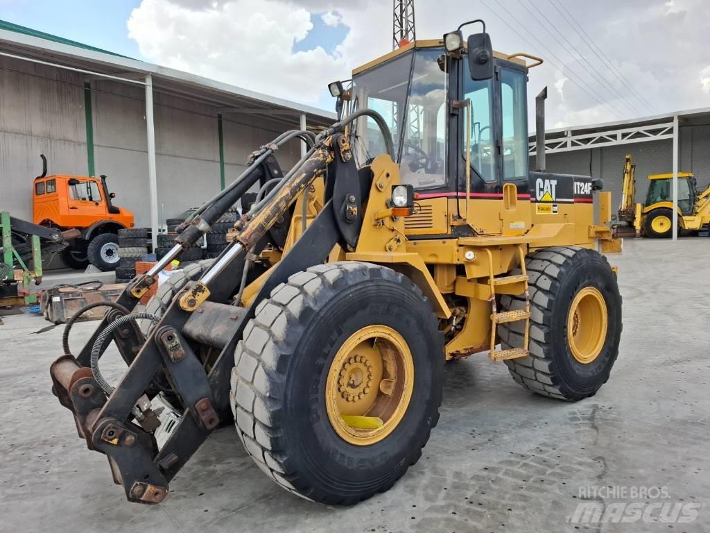 CAT IT 24 F Wielladers
