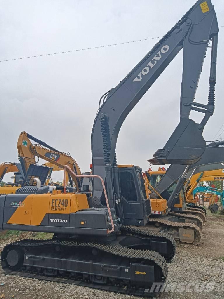 Volvo EC 240 Rupsgraafmachines
