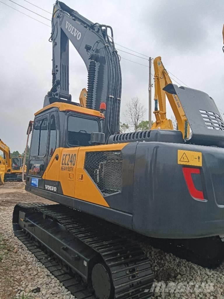 Volvo EC 240 Rupsgraafmachines