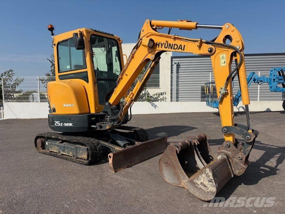 Hyundai R25Z-9 AK Minigraafmachines < 7t