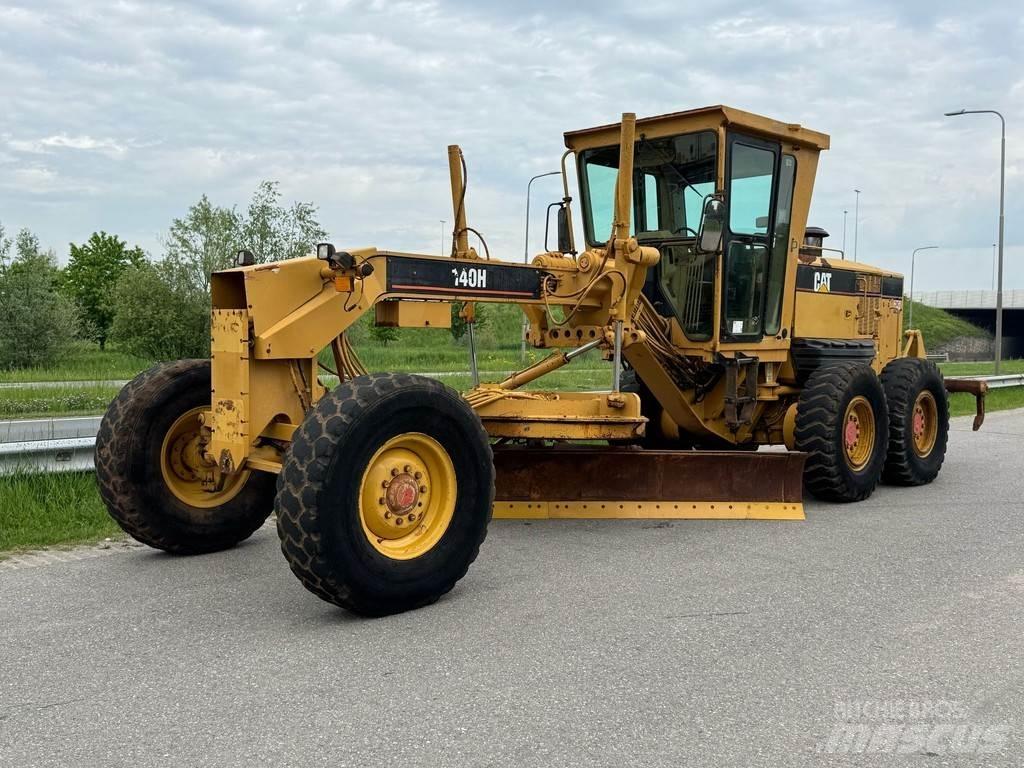CAT 140H Graders