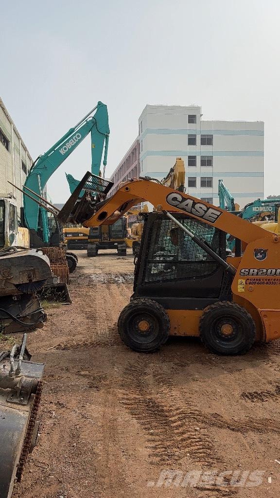 CASE SR200 Schrankladers