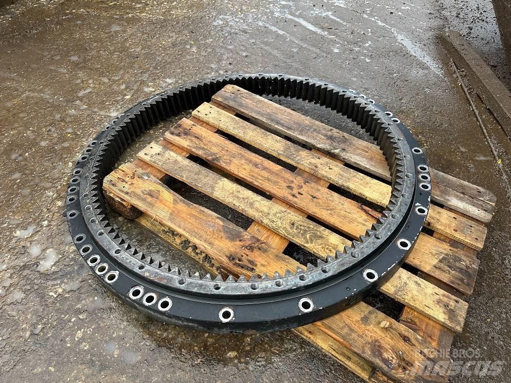 CAT 323 slew ring Assen