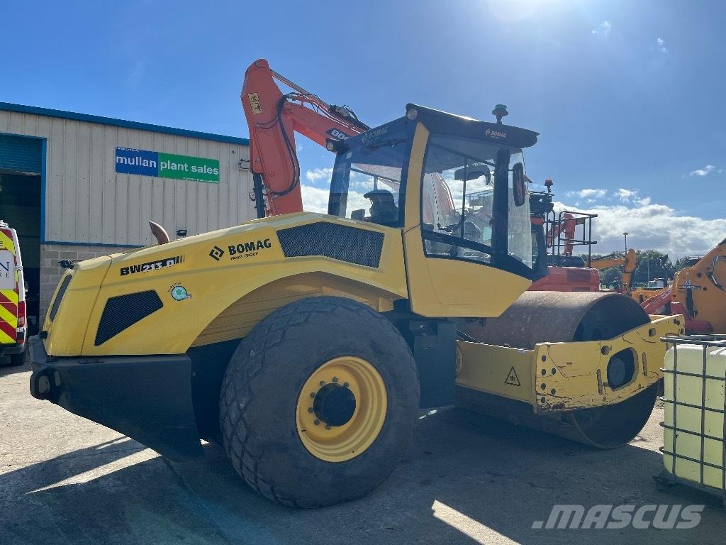Bomag BW213 D-5 Trilrolwalsen