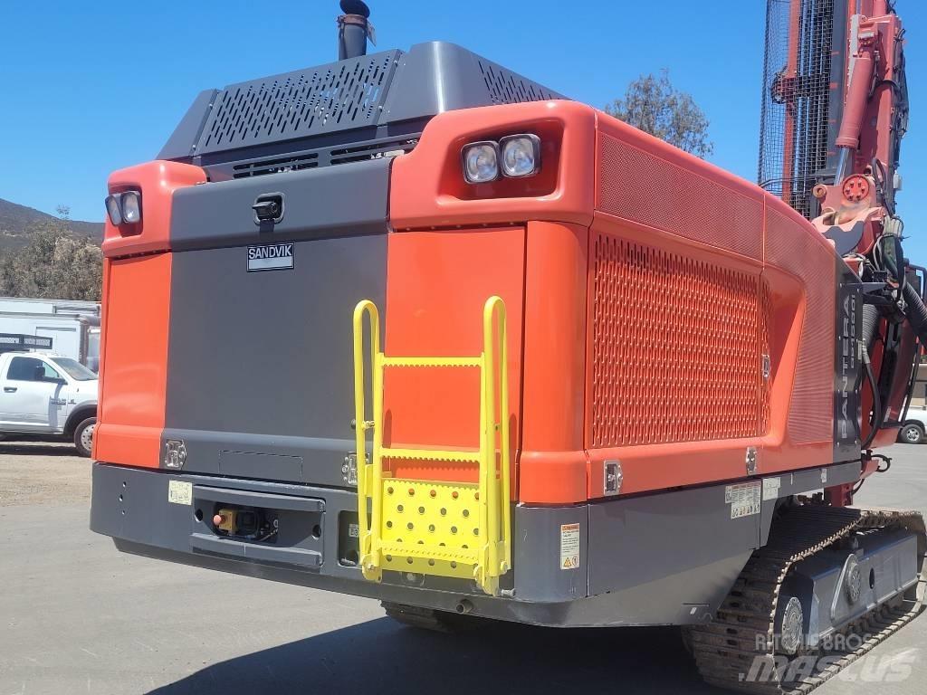 Sandvik DP 1500 i Surface drill rigs