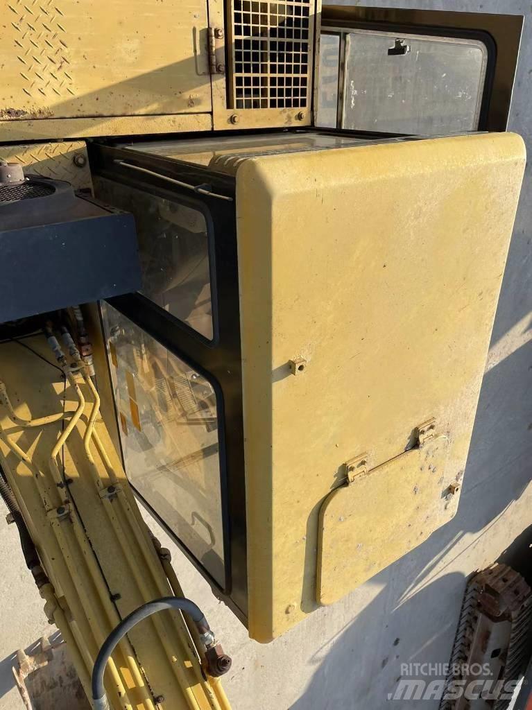 CAT E 70 B Rupsgraafmachines