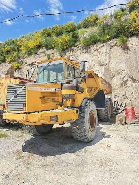 Volvo A 25 C Knik dumptrucks
