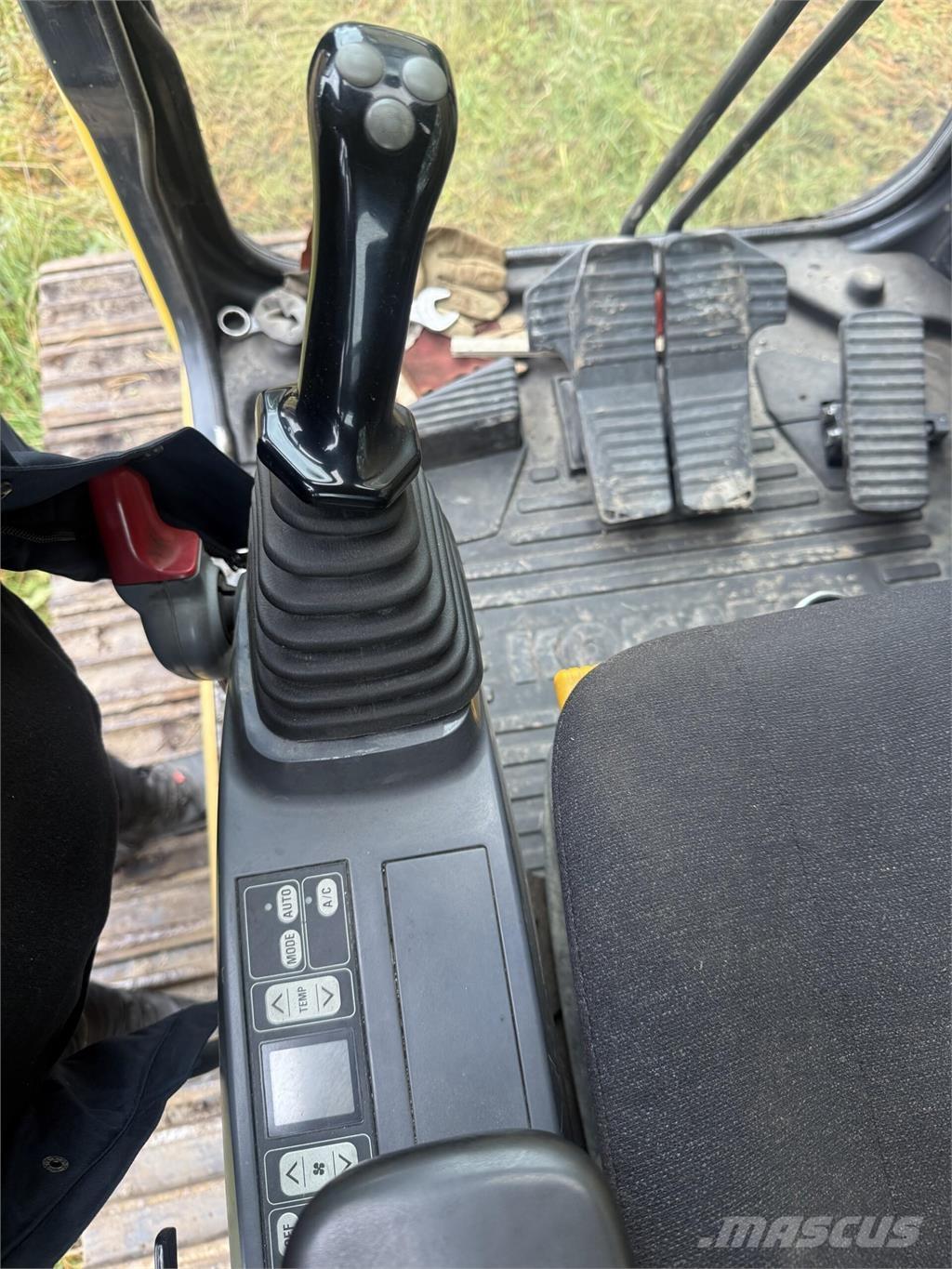 Komatsu PC180LC Rupsgraafmachines