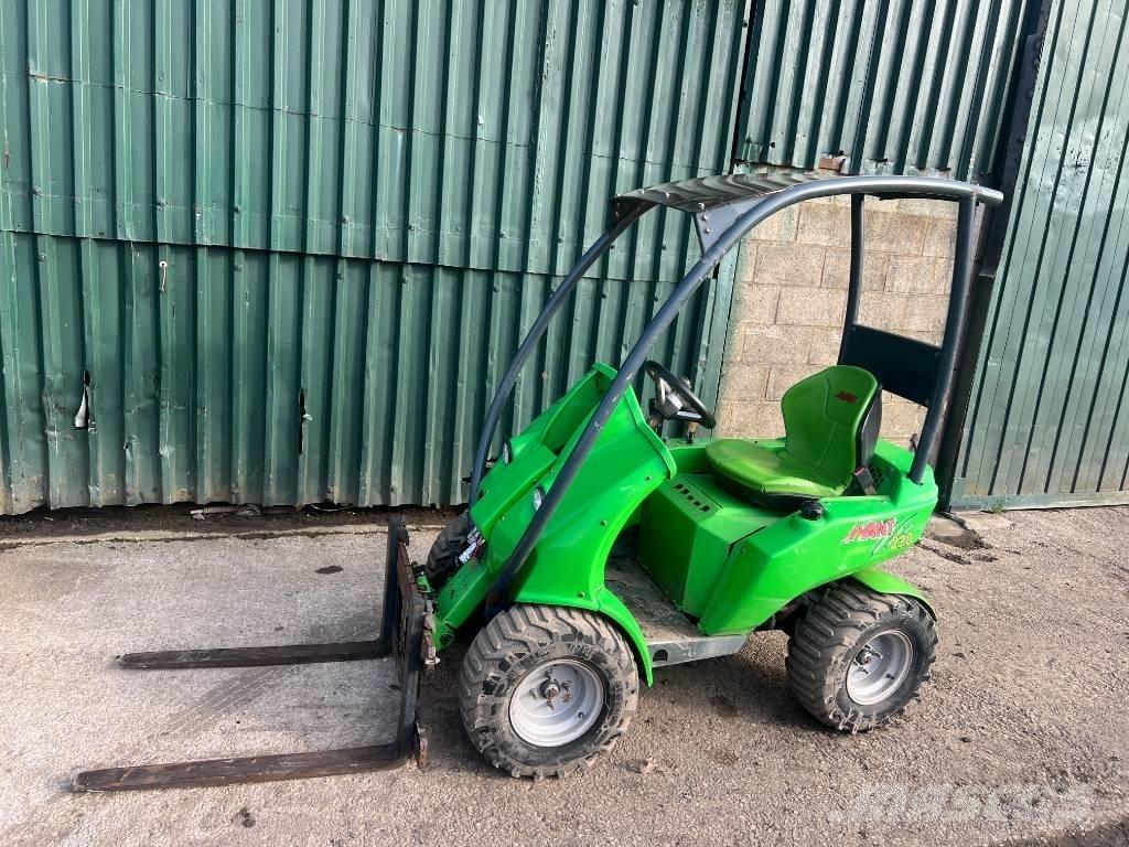 Avant 220 Wielladers